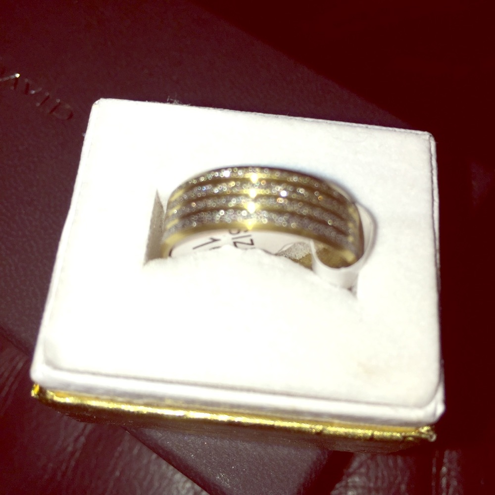 Blowout!! 💣 New Gold Wide Band  - Gorgeous Sz 9